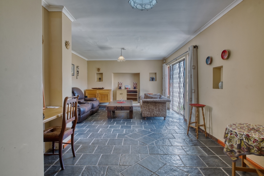 6 Bedroom Property for Sale in Summerstrand Eastern Cape